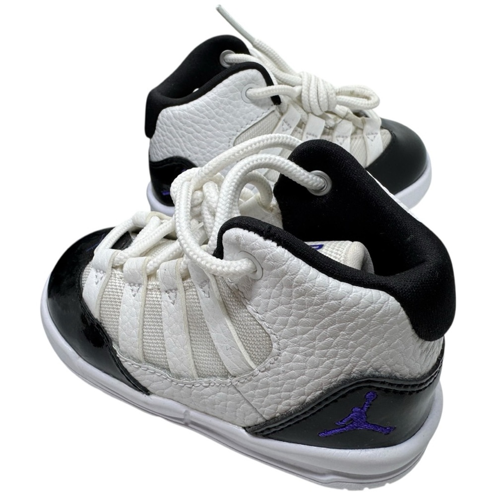 Jordan Max Aura Black Sneakers Box